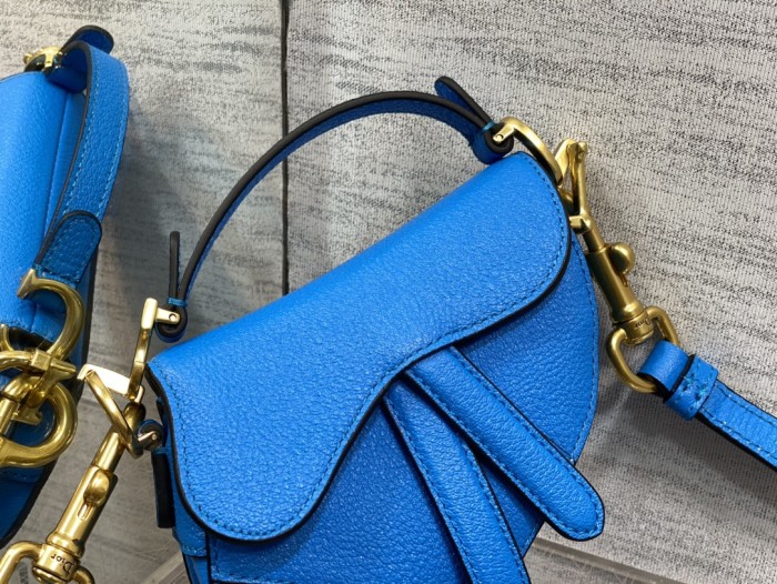 Handbag   Dior   size  12*7.5*5 cm