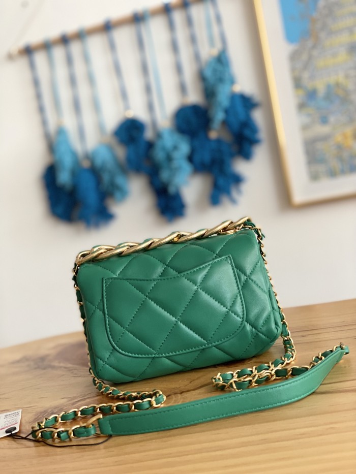 Handbag   Chanel  3365  size  17X11.5X8.5 Cm