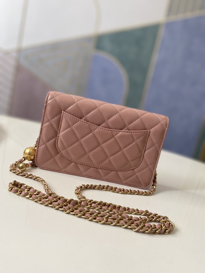 Handbag   Chanel   81133  size 19 cm