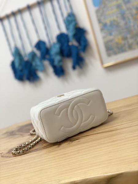 Handbag  Chanel 81220  size  16 9.5 8 cm