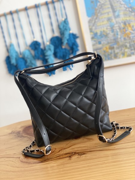 Handbag  Chanel  3488  size  25cmX27cmX9.5 cm