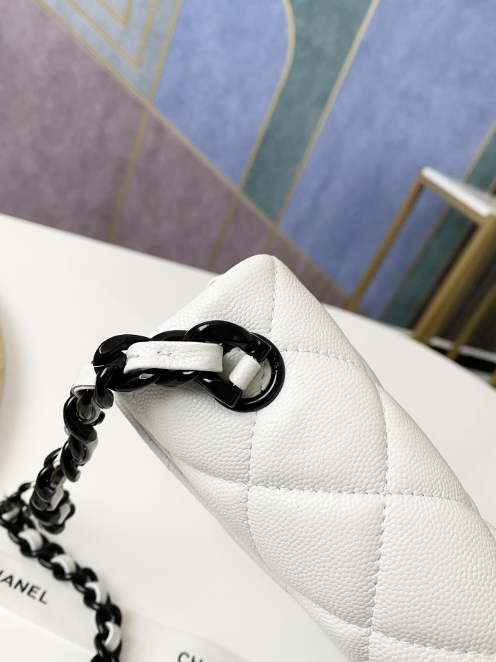 Handbag    Chanel  2303  size   24x16.5x7 cm