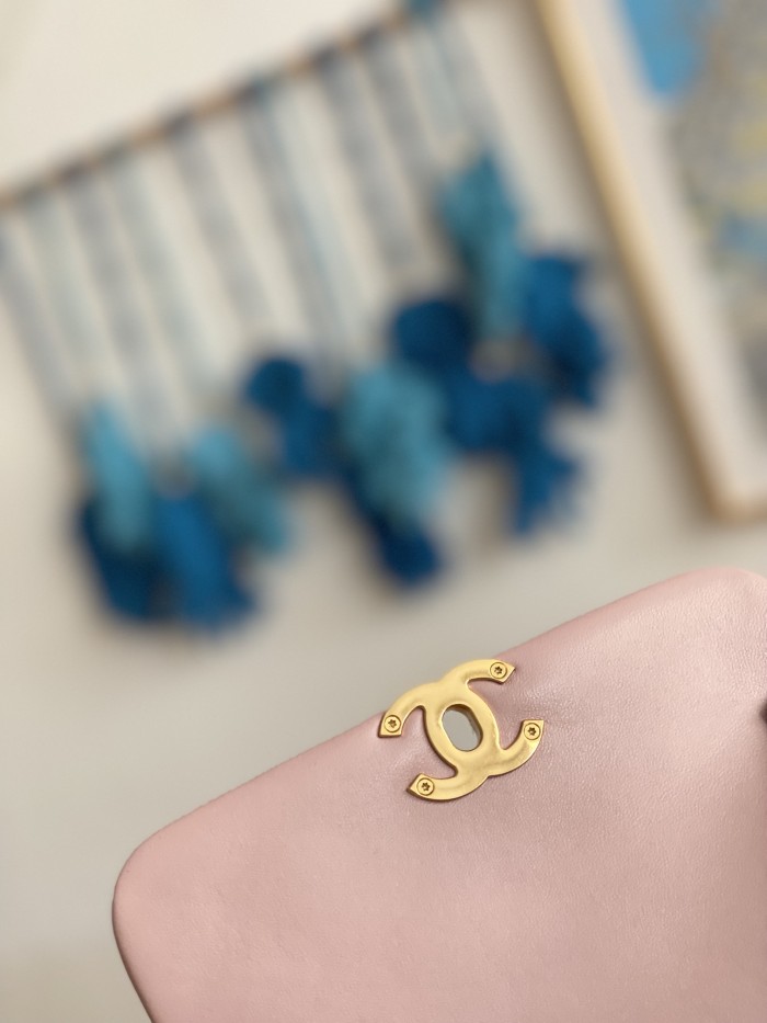 Handbag   Chanel 3365  size  17X11.5X8.5 Cm