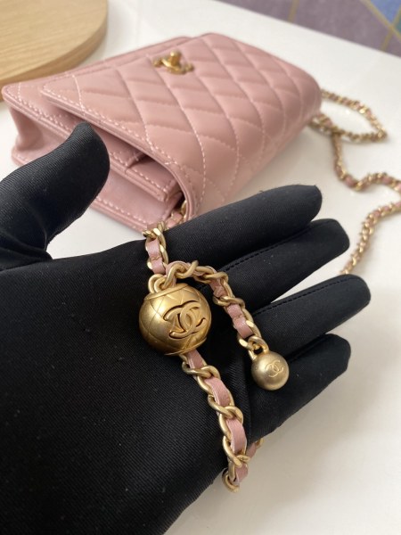 Handbag   Chanel   81133  size 19 cm