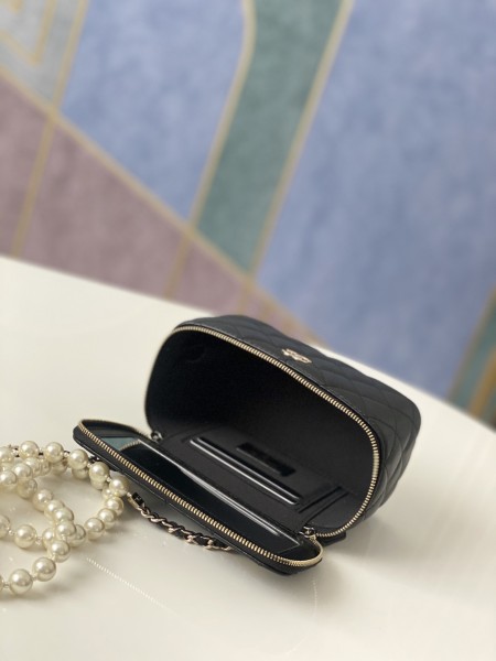 Handbag  Chanel  81192  size  9.5-17-8 𝗰𝗺