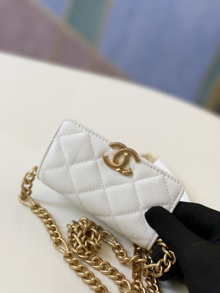 Handbag    Chanel  81156  size  12 9 2.5 cm