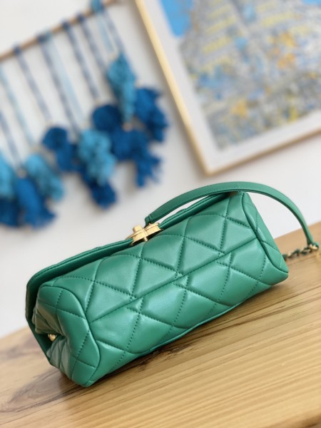 Handbag   Chanel  3367  size  23X10X15.5 Cm