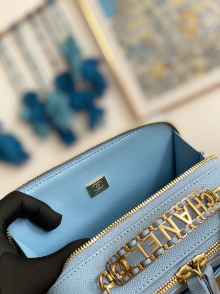 Handbag   Chanel AP3222  size 19*13.5*7* cm