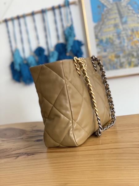 Handbag   Chanel  AS3660  size  24*41*10.5  cm