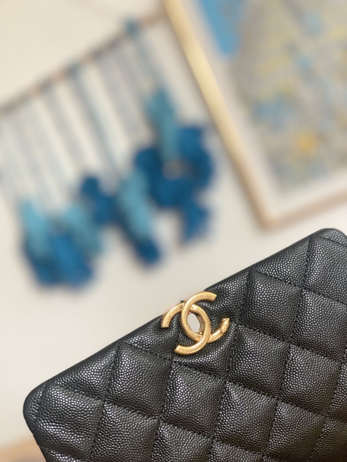 Handbag    Chanel  3580  size  13*20*9.5 cm