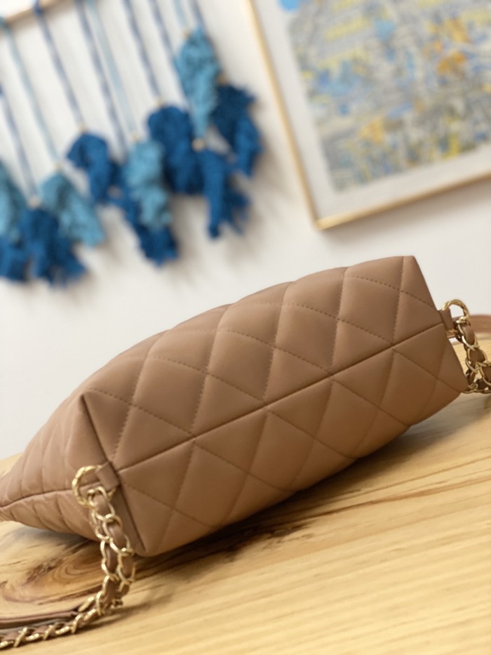 Handbag  Chanel   3488  size  25cmX27cmX9.5  cm