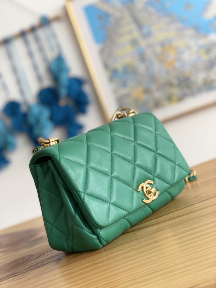 Handbag    Chanel   3366   size  21X13X10 Cm