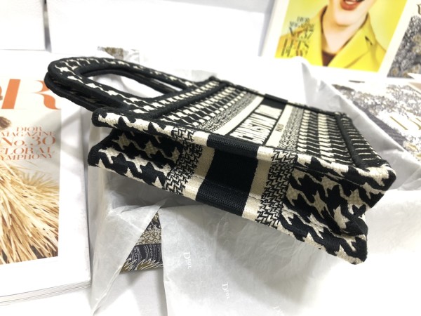 Handbag   Dior S5475  size  22.5*24*8  cm