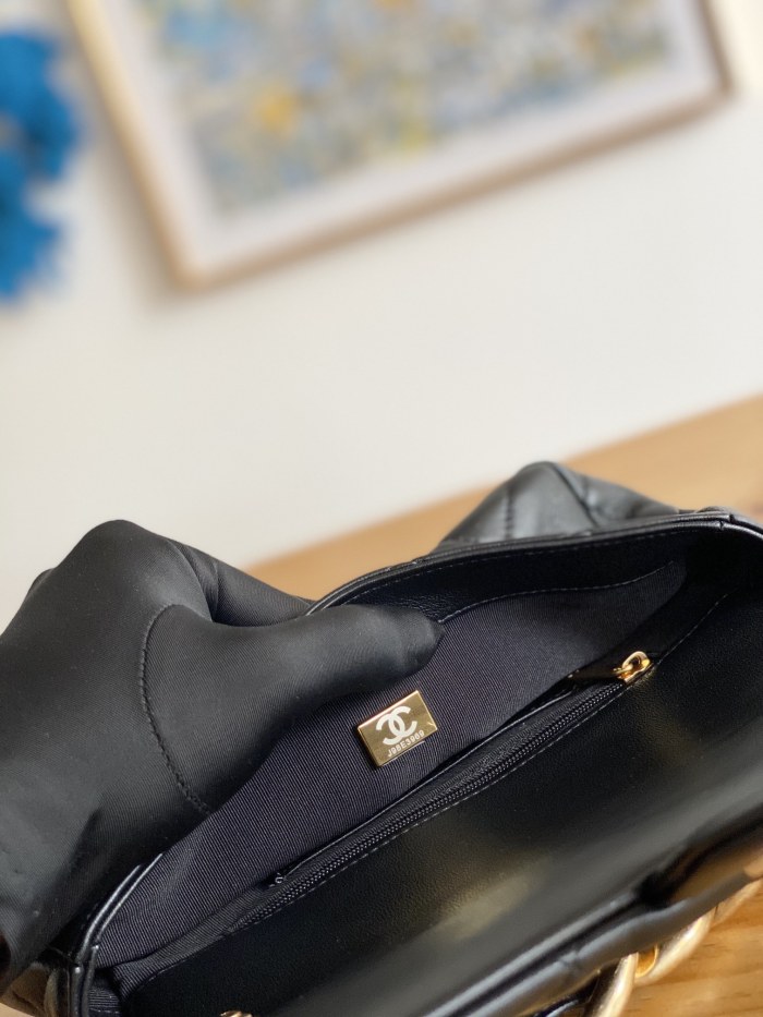 Handbag   Chanel  3214  size  17*21*6