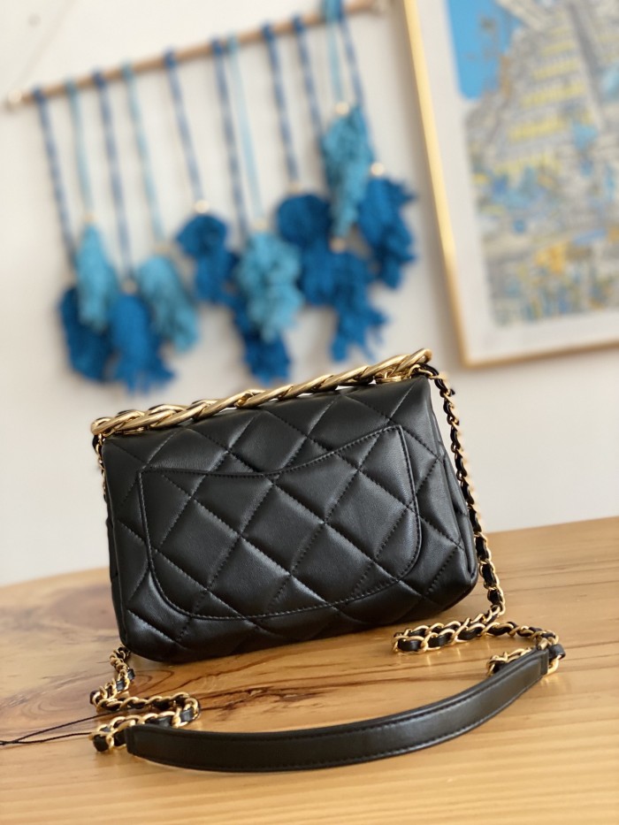 Handbag  Chanel  3366   size  21X13X10 Cm