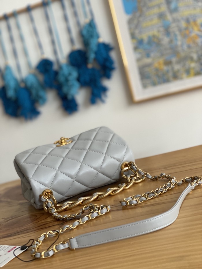 Handbag    Chanel  3366  size  21X13X10 Cm