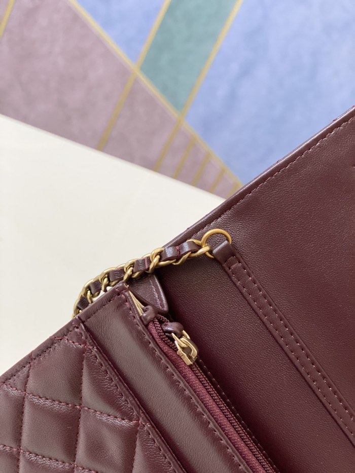 Handbag   Chanel  81133  size  19 cm