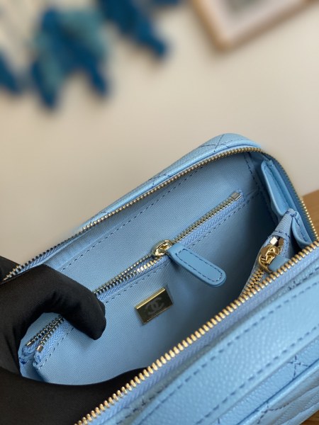 Handbag  Chanel  3168  size  18.5x12.5x6 cm