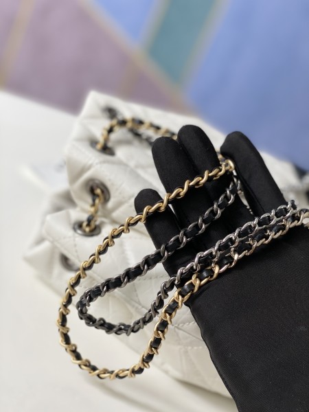 Handbag   Chanel 94485  size  23*22.5*10.5 cm