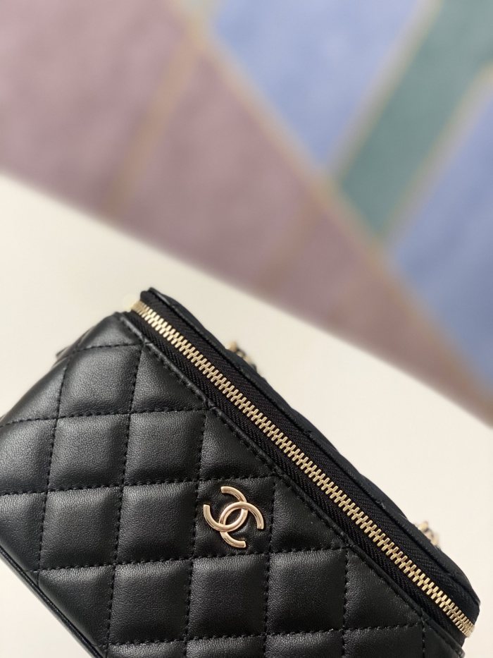 Handbag  Chanel  81192  size  9.5-17-8 𝗰𝗺