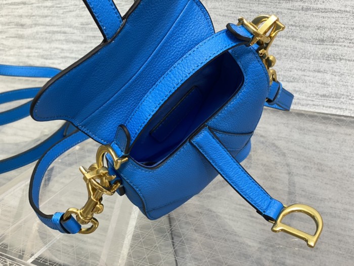 Handbag   Dior   size  12*7.5*5 cm