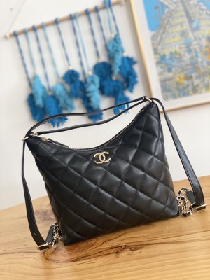 Handbag  Chanel  3488  size  25cmX27cmX9.5 cm