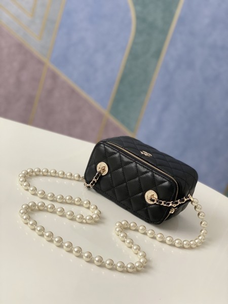 Handbag  Chanel  81192  size  9.5-17-8 𝗰𝗺