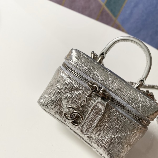 Handbag  Chanel  AP2194  size  12 11.5 7 cm