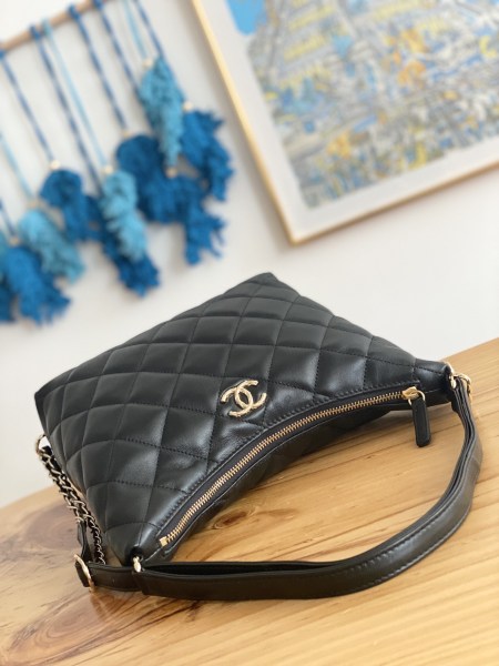 Handbag  Chanel  3488  size  25cmX27cmX9.5 cm