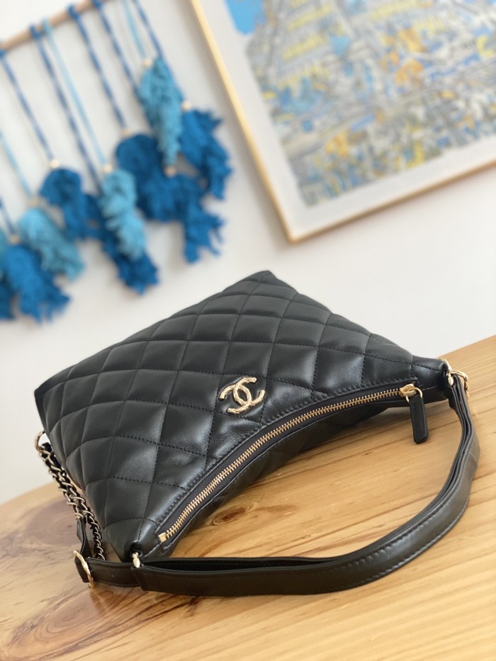 Handbag  Chanel  3488  size  25cmX27cmX9.5 cm