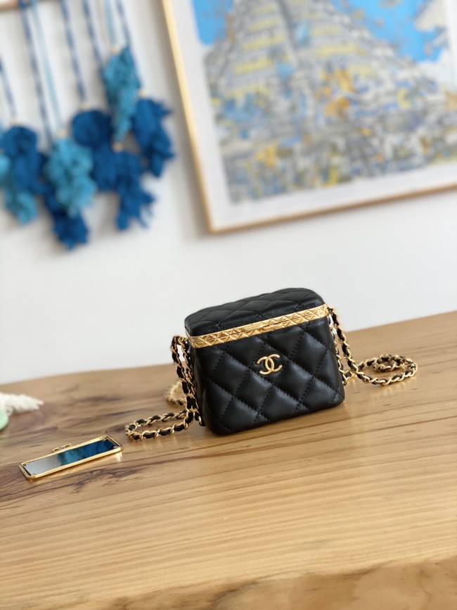 Handbag    Chanel   AP2717  size  9.5×11×8  cm