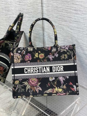 Handbag   Dior  size  36*18*28 cm