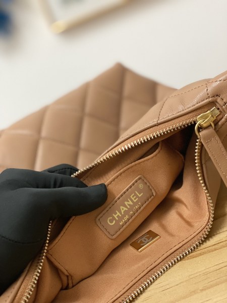 Handbag  Chanel   3488  size  25cmX27cmX9.5  cm