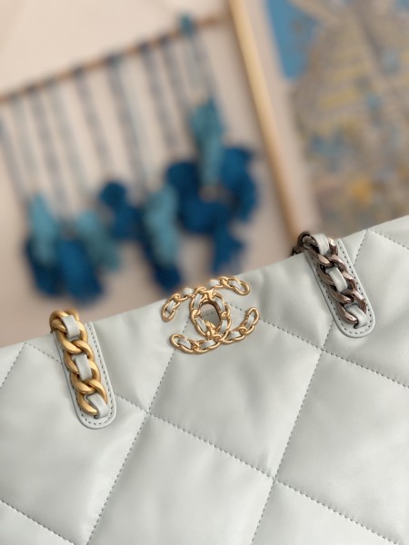 Handbag   Chanel AS3660  size  24*41*10.5