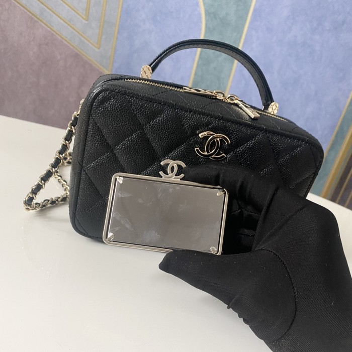 Handbag   Chanel 3168   size  18.5x12.5x6 cm