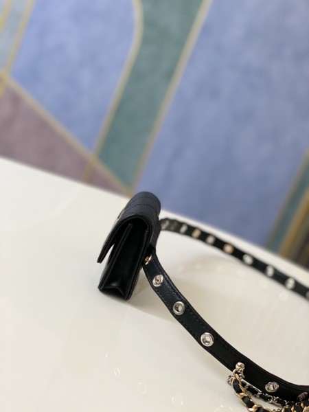 Handbag  Chanel   81179  size  12 8.5 2.5 cm