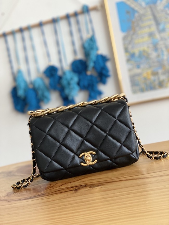 Handbag  Chanel  3366   size  21X13X10 Cm