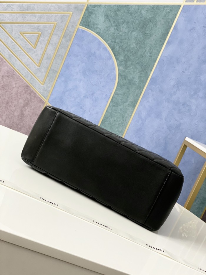 Handbag    Chanel   20995   size 34x25x14 cm