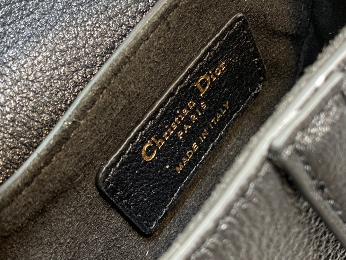 Handbag   Dior  size  12*7.5*5 cm