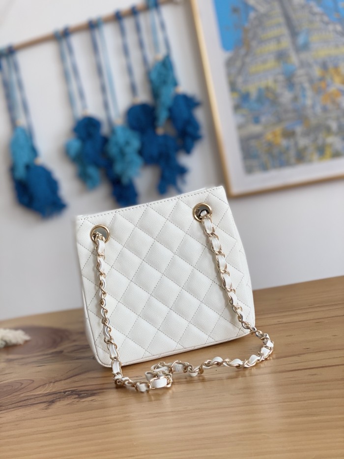 Handbag   Chanel  AS3176  size  16X15X9 cm