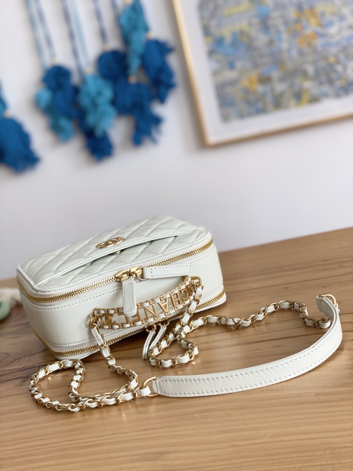 Handbag   Chanel  AP3222  size  19*13.5*7* cm