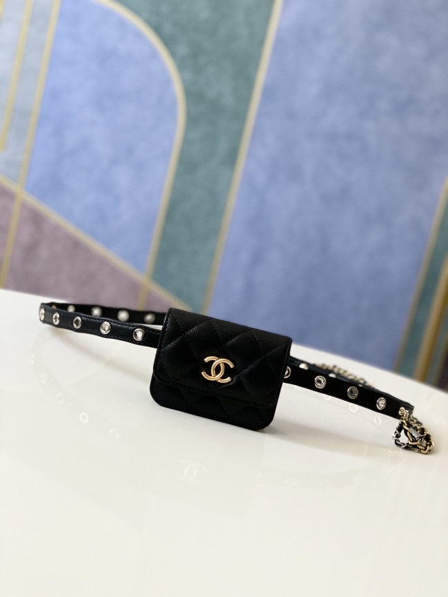 Handbag  Chanel   81179  size  12 8.5 2.5 cm