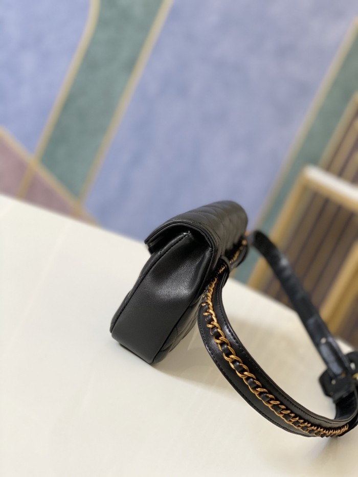 Handbag   Chanel 99009  size  18*3.5*12  cm