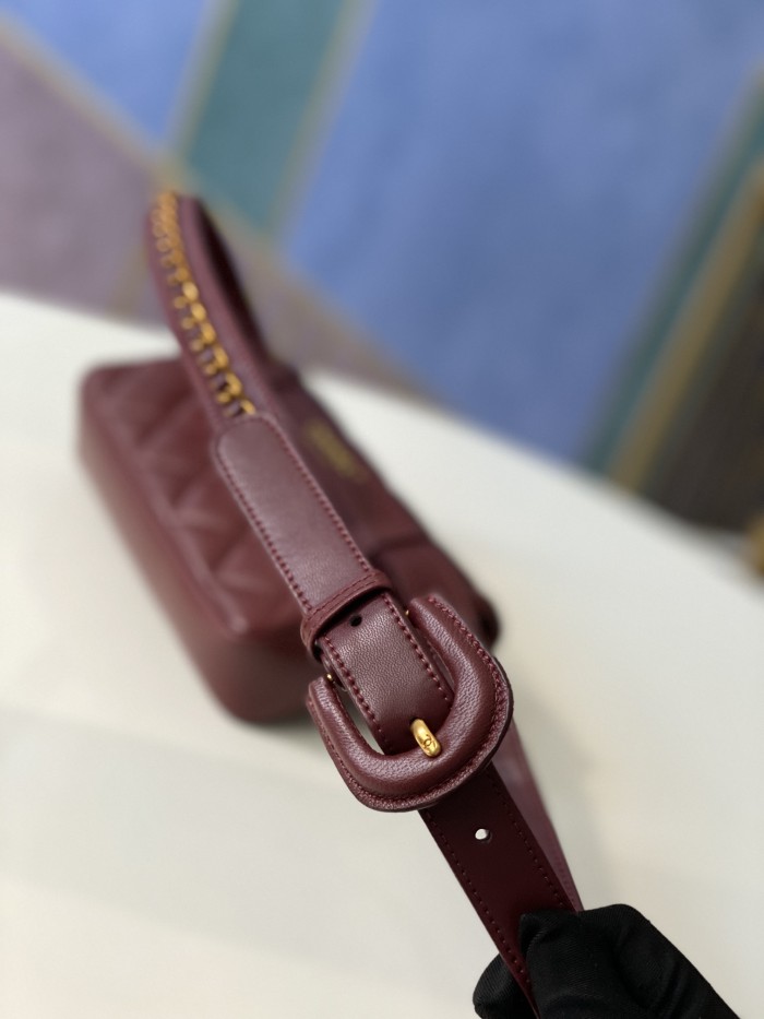 Handbag   Chanel  99009  size  18*3.5*12  cm