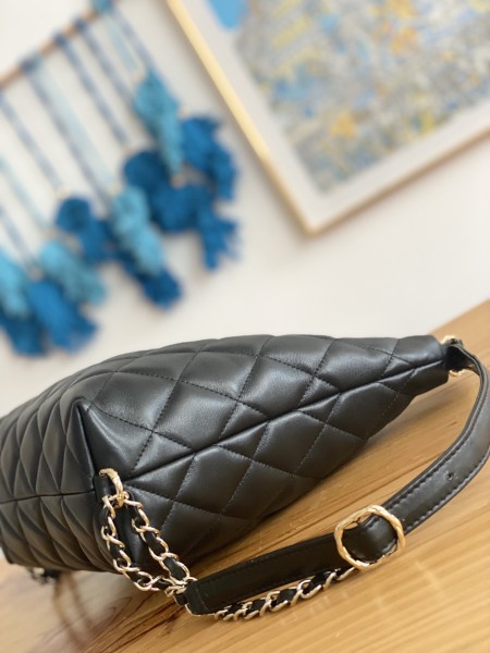 Handbag  Chanel  3488  size  25cmX27cmX9.5 cm