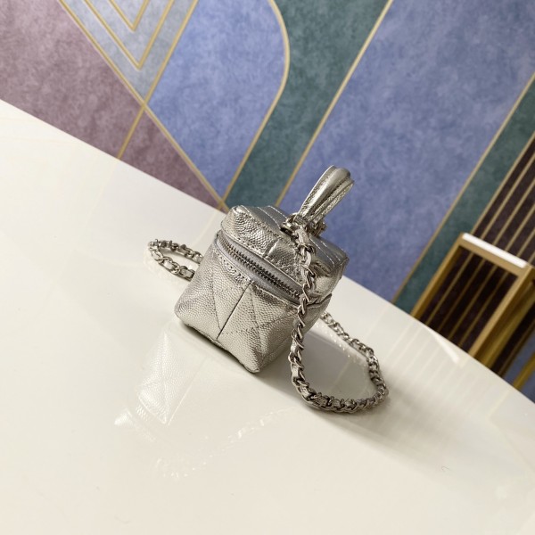 Handbag  Chanel  AP2194  size  12 11.5 7 cm