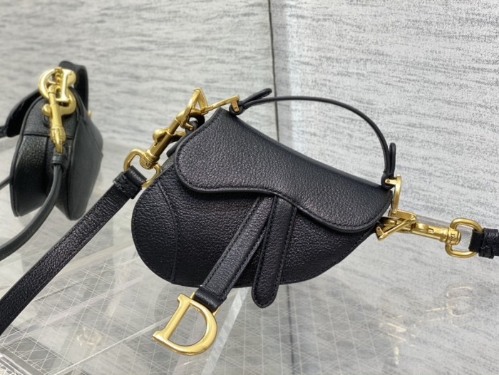 Handbag   Dior  size  12*7.5*5 cm