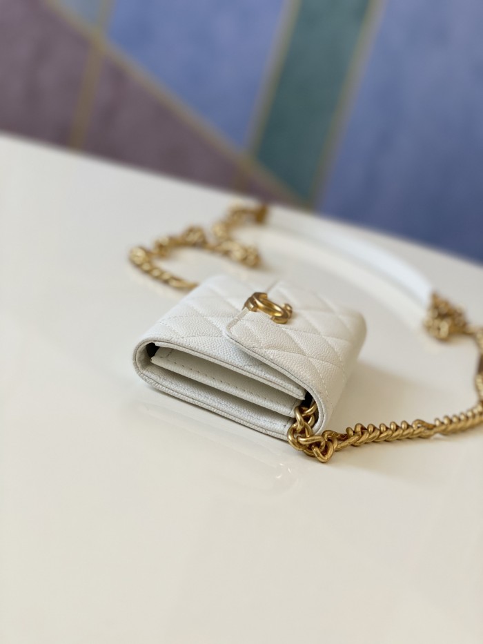 Handbag    Chanel  81156  size  12 9 2.5 cm