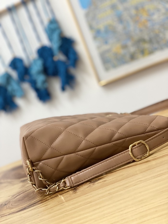 Handbag  Chanel   3488  size  25cmX27cmX9.5  cm