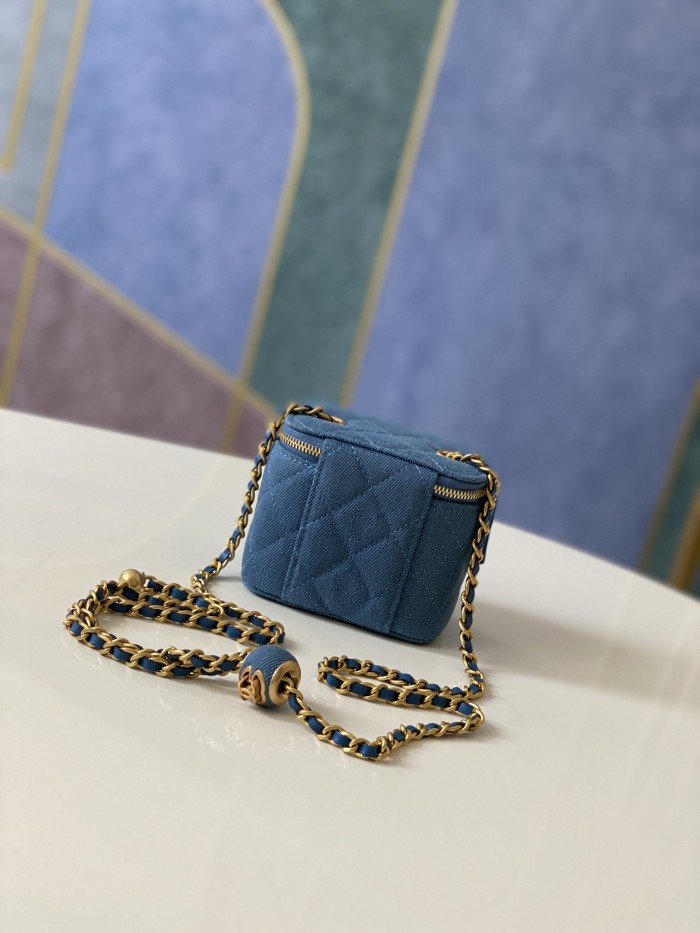 Handbag   Chanel  81176  size  11*8.5*7 cm